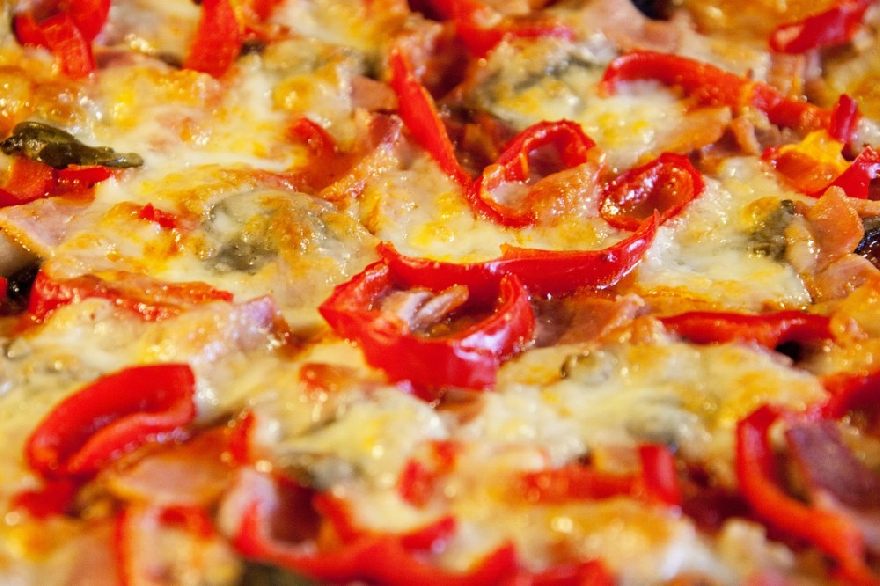 Leckere Pizza wie beim Grill Tunc´s mit leckeren italienischen sowie türkischen Essen in Meppen.